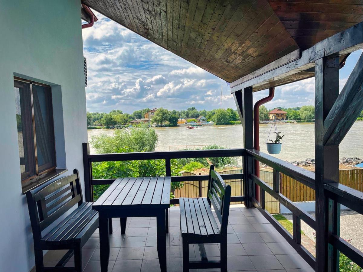 Pensiunea Crisan Buitenkant foto
